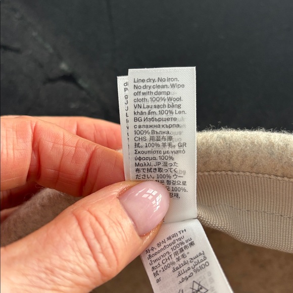 Chic wool hat from COS - Picture 5 of 5